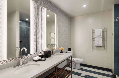 Kansas City Hotel | Origin Kansas City Riverfront, a Wyndham Hotel