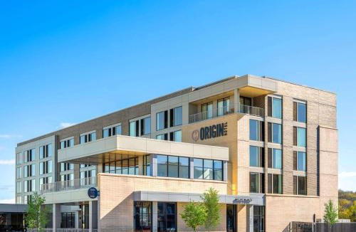 Waldron Hotel | Origin Kansas City Riverfront, a Wyndham Hotel