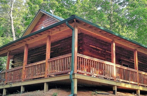 Compton Cabin | Original log cabin with modern comfort