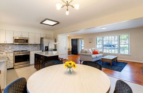 Northwest Raleigh House | Original Oak Tree Oasis: Private sunroom/deck/grill/firepit/yard