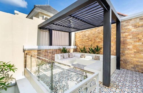 Tumbak Bayuh House | Orivista NEW! Luxe Private Pool Villa w Rooftop