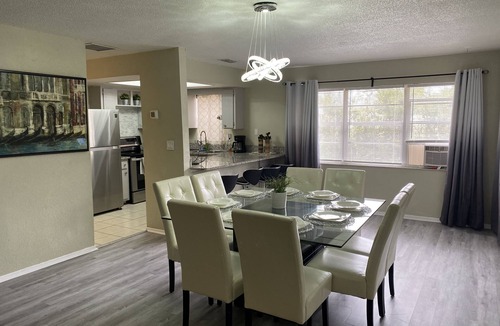 Southwest Orlando House | Orlando Modern Spacious Home Near Universal