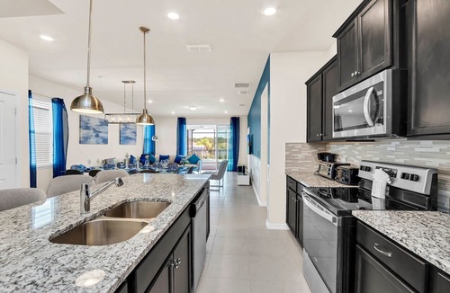 Davenport Villa | Orlando Vacation Home Near Disney | 7BR Villa w/Private Spa & Pool Sleeps 15