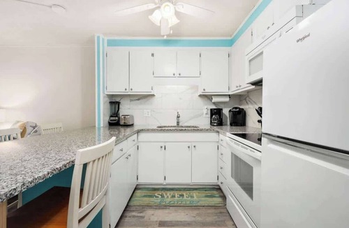 Caine Woods Apartment | Orleans Court 318