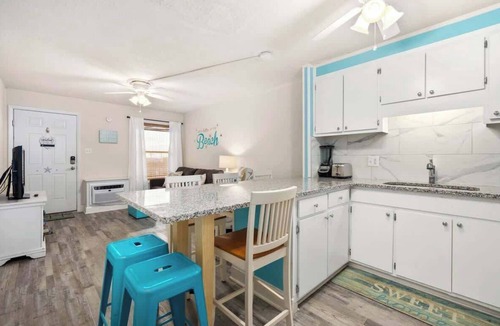 Caine Woods Apartment | Orleans Court 318