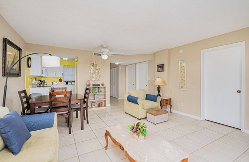 Ormond-by-the-Sea Condo | Ormond Beach Oceanfront Accessible | Pool | Seabridge #101