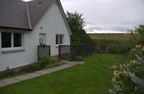 Marybank House | Ornum Cottage