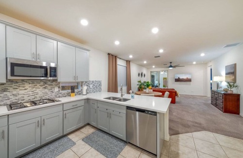 Casas Adobes House | Oro Valley/Garage/2 BR 2BA/Office/Fenced