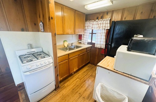 Rockaway Beach Cabin | Orphan Annie at Duck Harbor