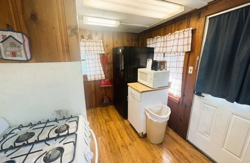 Rockaway Beach Cabin | Orphan Annie at Duck Harbor