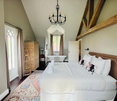 Giverny Apartment | Orpheus Lodge