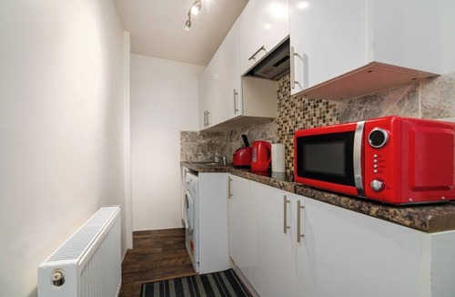 Haselbury Apartment | Orpington Gardens N18W