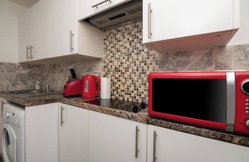 Haselbury Apartment | Orpington Gardens N18W