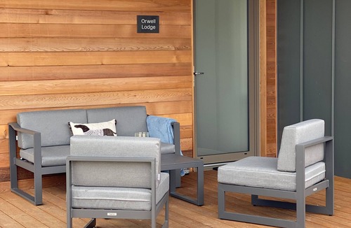 Colchester House | "Orwell" Eco Lodge: Private Hot Tub