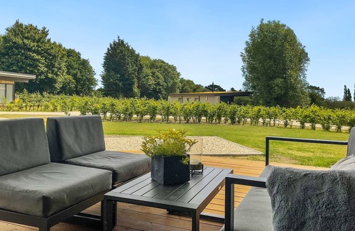 Colchester House | "Orwell" Eco Lodge: Private Hot Tub