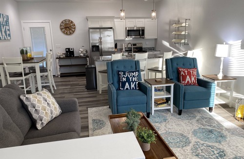 Osage Beach Villa | Osage Beach Villa MM 21. ATTACHED VILLA MAY BE AVAILABLE. Possible Occ. 16-20