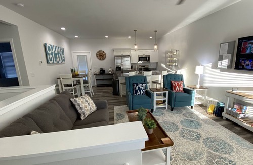 Osage Beach Villa | Osage Beach Villa MM 21. ATTACHED VILLA MAY BE AVAILABLE. Possible Occ. 16-20