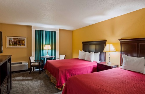Eureka Springs Historic District Hotel | Osage Creek Lodge