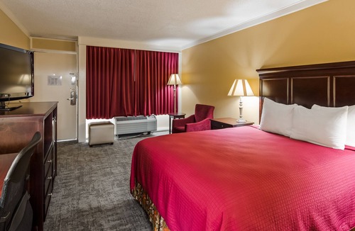 Eureka Springs Historic District Hotel | Osage Creek Lodge