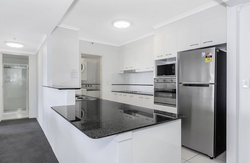 Main Beach Apartment | Oscar on Main Resort