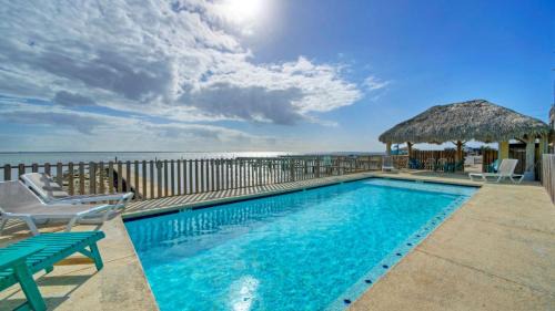 Flour Bluff House | Oscars Lodge by AvantStay