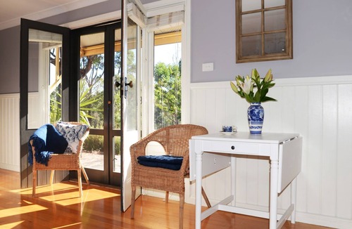 Elevated Plains Cottage | Oscars private spa villa - idyllic couples getaway