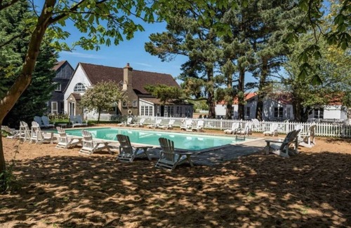 Maldon Apartment | OSEA Island: Chic Cottage