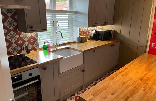 Maldon Cottage | Osea Island: Serene Cottage