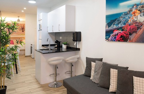 Almenara Apartment | Oshun Plaza Castilla