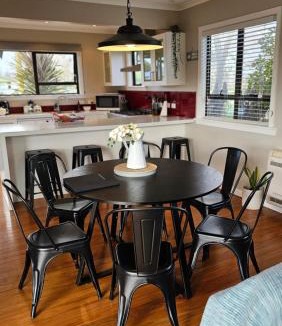 Taradale House | Osier Oasis, walk to Mission & Wineries!