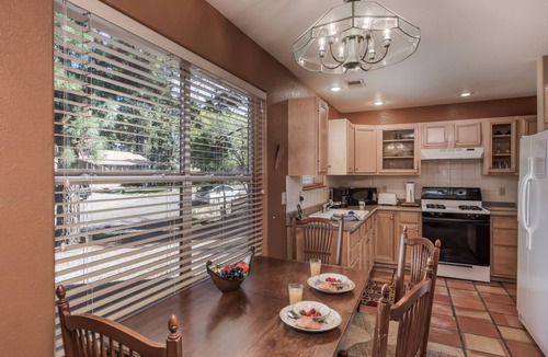 Ruidoso Cabin | Oso Blanco | Pet Friendly, Wood Fireplace, Patio!