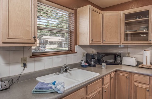 Ruidoso Cabin | Oso Blanco | Pet Friendly, Wood Fireplace, Patio!