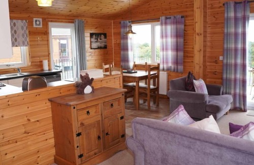 Kinross House | Osprey Lodge by Interhome