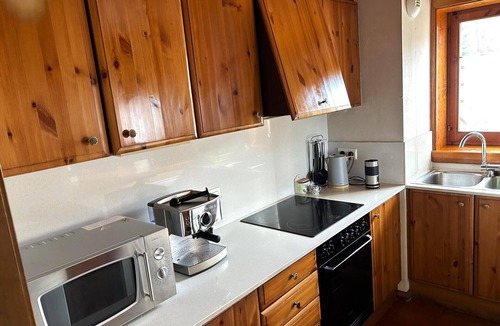 Osseja Apartment | Osseja III - Three Bedroom Apartment, Sleeps 7