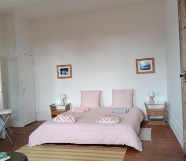 Lezat-sur-Leze House | Ostal Arriatge