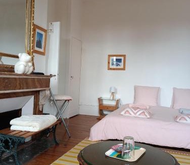 Lezat-sur-Leze House | Ostal Arriatge