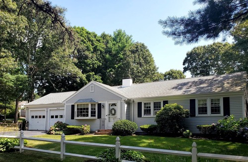 Osterville House | Osterville Charmer, Walk to Beach