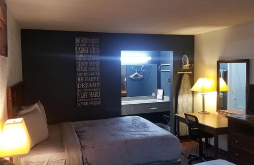 Stillwater Apartment | OSU 2 Queen Beds Hotel Room 232 Booking