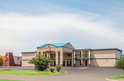 Stillwater Apartment | OSU King Bed Hotel Room 111 Booking