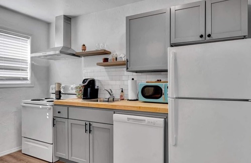 Stillwater Apartment | OSU Weekend Retreat - Steps to Campus
