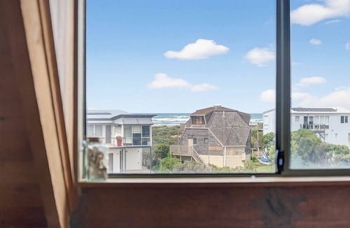 Middleton House | Oswald's Beach Retreat