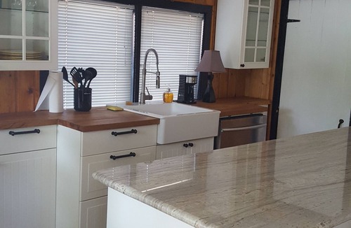 Lake Oswego Apartment | OSWEGO LAKEFRONT STUDIO