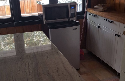 Lake Oswego Apartment | OSWEGO LAKEFRONT STUDIO