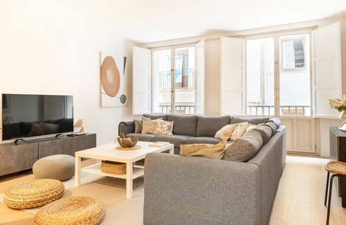 Bilbao Old Town Apartment | OT Residence 5 bed /4 bath in the heart of Old Town