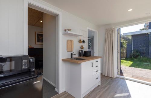 Otaki Beach House | Otaki Beach Guesthouse