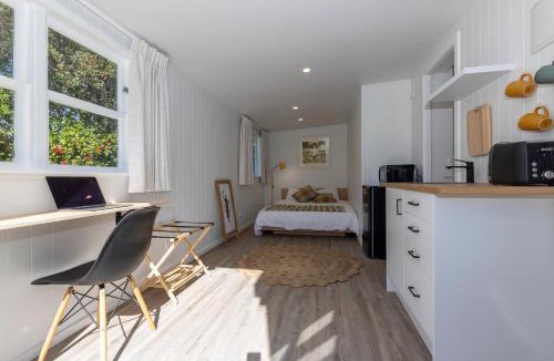 Otaki Beach House | Otaki Beach Guesthouse