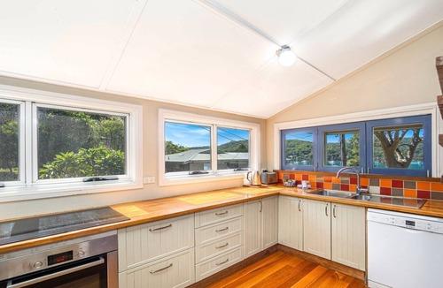 Pretty Beach Central Coast House | Otella Cottage by HolidayCo.