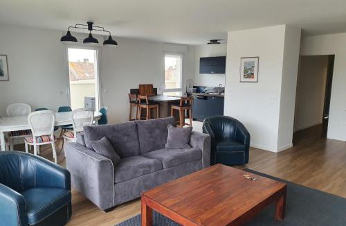 Ouistreham Apartment | Othello Sea Flat - Appartement terasse familial