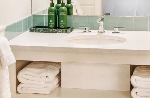 Harbor Springs Hotel | OTIS Harbor Springs