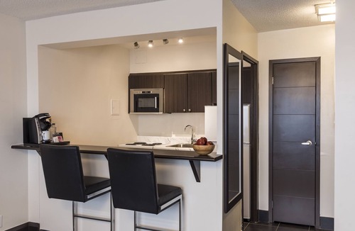 Golden Triangle Hotel | Ottawa Embassy Hotel